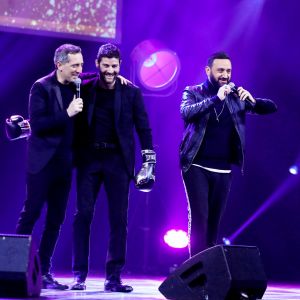 Exclusif - Gad Elmaleh, Cyril Benzaquen (champion du monde de kickboxing et de muai thaïï) et Cyril Hanouna - Grande soirée solidarité de l'Appel national pour la tsédaka, autour du parrain Gad Elmaleh, au palais des Congrés à Paris, le 17 décembre 2018. © Dominique Jacovides/Bestimage