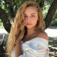  Emma Smet pose sur Instagram pendant ses vacances. Août 2018. 