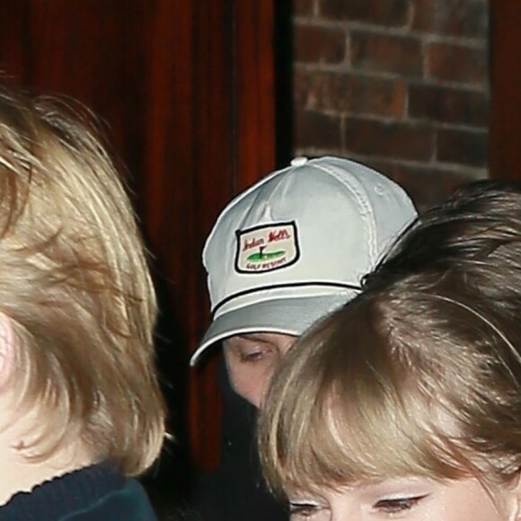 Taylor Swift et son compagnon Joe Alvyn sont allés dîner en amoureux au restaurant à New York, le 30 décembre 2018.