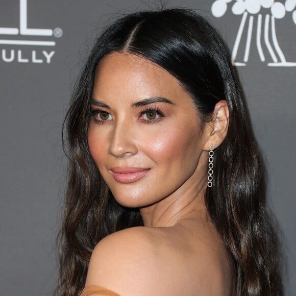 Olivia Munn - Les célébrités posent lors du photocall de la soirée Baby2Baby à Culver City le 10 novembre 2018.