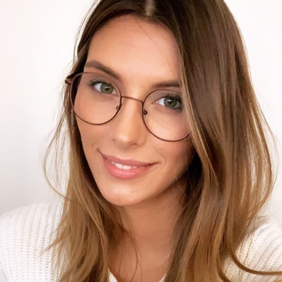 Camille Cerf à l'aéroport Charles de Gaulle, Instagram, 19 novembre 2018