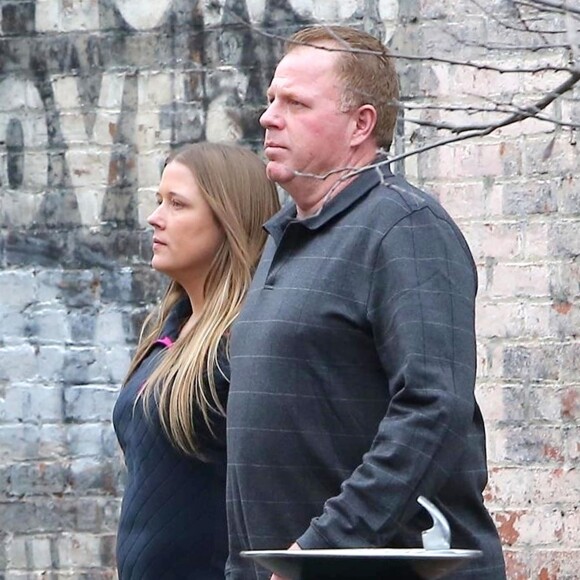 Thomas Markle Junior fait du shopping avec sa fancée Darlene Blount dans la petite ville de Grants Pass dans l'Oregon. Le 21 février 2018