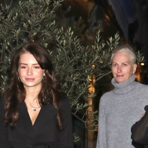 Lottie Moss fête son 21ème anniversaire avec sa demi-soeur Kate et sa mère Inga au restaurant "La Famiglia" à Londres, le 9 janvier 2019.