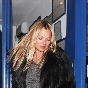 Lottie Moss fête son 21ème anniversaire avec sa demi-soeur Kate et sa mère Inga au restaurant "La Famiglia" à Londres, le 9 janvier 2019.