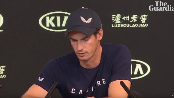 Andy Murray en larmes lors d'une conférence de presse donnée à l'Open d'Australie le 11 janvier 2019.