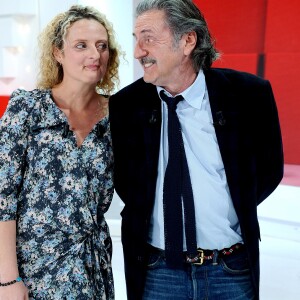 Daniel Auteuil et sa fille Aurore Auteuil - Enregistrement de l'émission "Vivement Dimanche prochain" au studio Gabriel, présentée par M.Drucker et diffusée le 13 janvier 2019 sur France 2. Le 19 décembre 2018 © Guillaume Gaffiot / Bestimage