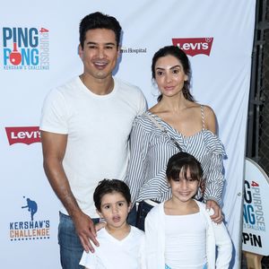 Mario Lopez, Courtney Laine Mazza, Dominic Lopez, Gia Francesca - Les célébrités posent lors de la 6ème édition du Ping Pong 4 Purpose organisé au Dodger Stadium, le 23 aout 2018.