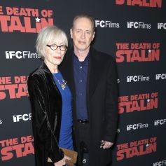 Steve Buscemi et Jo Andres à la première de "La mort de Staline" à New York le 9 mars 2018.