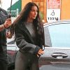 Exclusif - Kim Kardashian et son meilleur ami J. Cheban arrivent ensemble sous la pluie à un déjeuner au restaurant Chin Chin à Studio City, le 14 janvier 2019