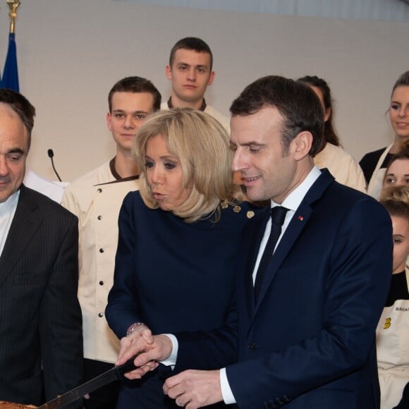 Le président Emmanuel Macron et sa femme Brigitte lors de la réception pour les maîtres boulangers et pâtissiers pour l'Epiphanie au palais de l'Elysée à Paris le 11 janvier 2019. © Pierre Villard / Pool / Bestimage