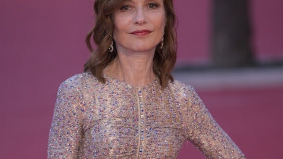 Isabelle Huppert amoureuse : Qui est l'homme qu'elle a "marabouté" ?