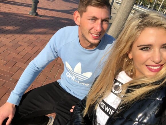 Emiliano Sala et Berenice Shkair, photo publiée par le mannequin argentin sur son compte Twitter le 22 janvier 2019, au lendemain de la disparition du footballeur à bord d'un avion qui le menait de Nantes à Cardiff.