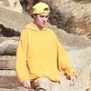 Exclusif - Justin Bieber fait son jogging à Griffith Park à Hollywood, Los Angeles. Il porte un pantalon effet tâches de peinture et des baskets avec des lacets défaits… Le 18 janvier 2019