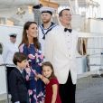 La princesse Mary de Danemark, le prince Joachim et leurs enfants le prince Henrik et la princesse Athena prêts à monter à bord du yacht royal Dannebrog pour fêter le 18ème anniversaire du prince Nikolai à Copenhague le 28 août 2017.