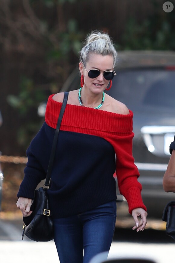 Laeticia Hallyday va déjeuner avec son amie Christina au "Brentwood Country Mart" à Brentwood, Los Angeles, Californie, Etats-Unis, le 10 janvier 2019