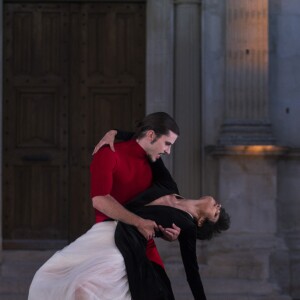 Photo tirée du spectacle Lorenzaccio avec Marie-Claude Pietragalla et Julien Derouault.