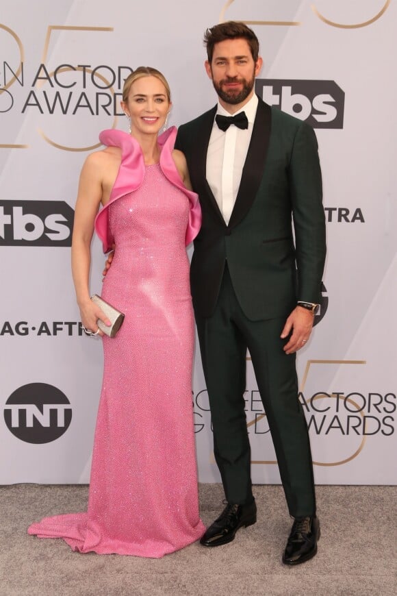 Emily Blunt (robe Michael Kors) et son mari John Krasinski - Photocall - 25ème cérémonie annuelle des Screen Actors Guild Awards au Shrine Audritorium à Los Angeles, le 27 janvier 2019.