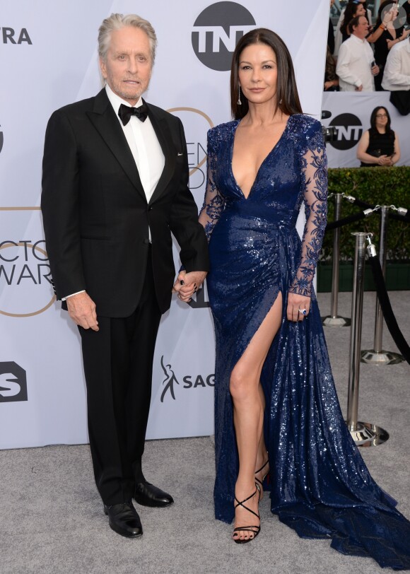 Catherine Zeta-Jones et son mari Michael Douglas - Photocall - 25ème cérémonie annuelle des Screen Actors Guild Awards au Shrine Audritorium à Los Angeles, le 27 janvier 2019.