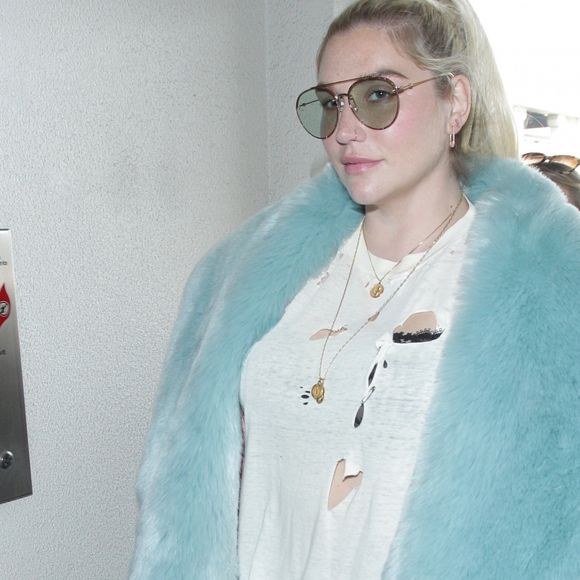 La chanteuse Kesha à l'aéroport de Los Angeles. le 22 décembre 2018
