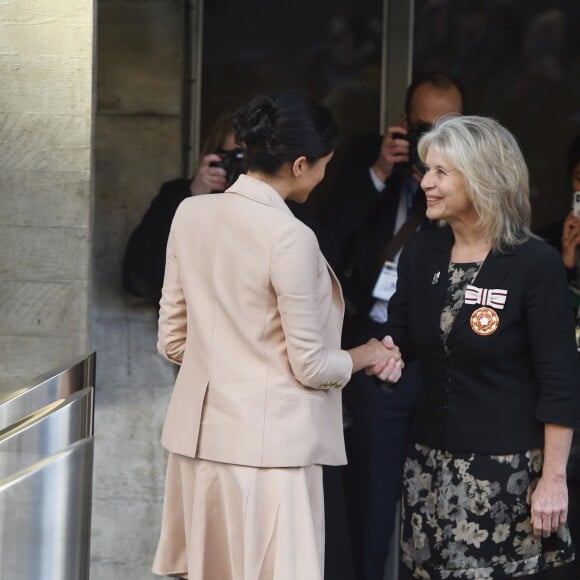 Meghan Markle (enceinte), duchesse de Sussex, à son arrivée au National Theatre à Londres. Le 30 janvier 2019.