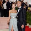Hannah Davis et son fiancé Derek Jeter - Met Gala 2016 à New York, le 2 mai 2016. © Charles Guerin/Bestimage