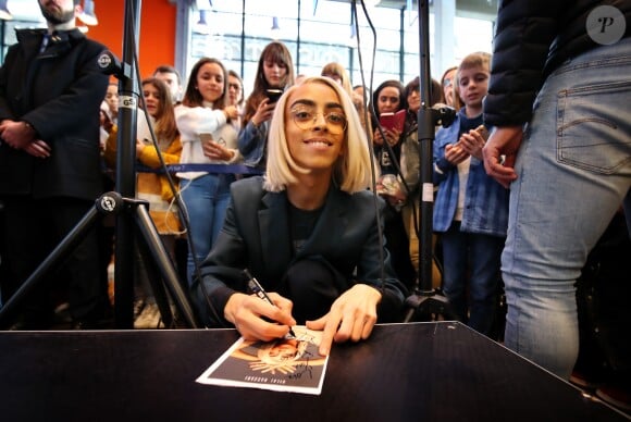 Exclusif - Bilal Hassani, le représentant de la France à l'Eurovision 2019, rencontre ses fans au centre Cultura de Bègles près de Bordeaux, le 2 février 2019. © Bernard-Salinier/Bestimage