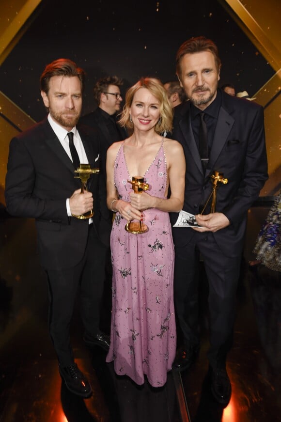 Ewan McGregor (Caméra d'Or du meilleur acteur international), Naomi Watts (Caméra d'Or de la meilleure actrice internationale) et Liam Neeson (Caméra d'Or pour l'ensemble de sa carrière) à la cérémonie de la Caméra d'Or 2018 à Hambourg, le 22 février 2018.
