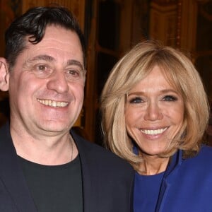 Olivier Py et Brigitte Macron - Remise des insignes de chevalier de l'Ordre national de la Légion d'Honneur au metteur en scène Olivier Py au ministère de la Culture à Paris, le 6 février 2019. © Giancarlo Gorassini/Bestimage