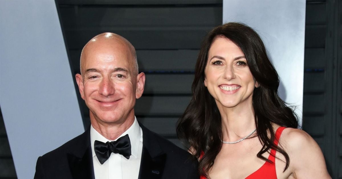 Jeff Bezos Et Sa Femme Mackenzie Bezos à La Soirée Vanity Fair Oscar Au Wallis Annenberg Center