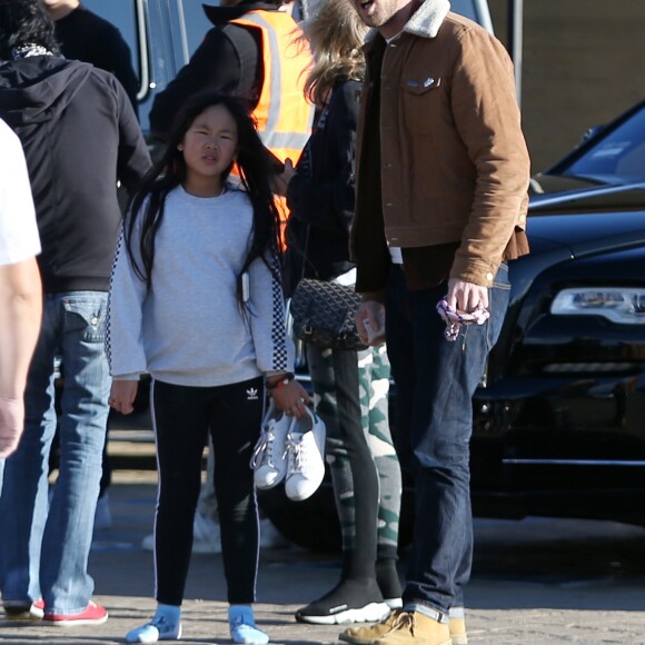 Laeticia Hallyday, ses filles Jade et Joy Hallyday et sa mère Françoise Thibaut sont allées déjeuner au restaurant japonais Nobu avec des amis à Malibu, Los Angeles, le 9 février 2019.