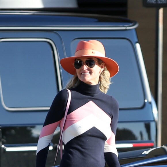 Laeticia Hallyday, ses filles Jade et Joy Hallyday et sa mère Françoise Thibaut sont allées déjeuner au restaurant japonais Nobu avec des amis à Malibu, Los Angeles, le 9 février 2019.