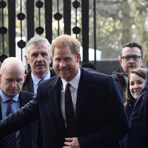 Le prince Harry, duc de Sussex, arrive au stade de Twickenham pour assister au match de rugby Angleterre France à l'occasion du tournoi de six nations à Londres le 10 février, 2019.