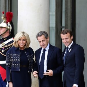 L'ancien président, Nicolas Sarkozy et le président, Emmanuel Macron et Brigitte Macron (Trogneux) - Le président de la République française a reçu les membres de la délégation française de Paris2024 ainsi que ses deux prédécesseurs au palais de l'Elysée à Paris, France, le 16 septembre 2017. © Stéphane Lemouton/Bestimage