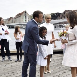 Le prince Joachim et la princesse Marie de Danemark lors de la visite d'Etat d'Emmanuel Macron et sa femme Brigitte, le 29 août 2018 à Copenhague sur le parvis du théâtre royal avant une réception.