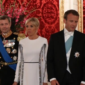 Emmanuel Macron et sa femme Brigitte le 28 août 2018 à Copenhague, avec la famille royale de Danemark au palais de Christiansborg avant le dîner d'Etat donné en l'honneur de leur visite officielle. © Ludovic Marin / Pool / Bestimage