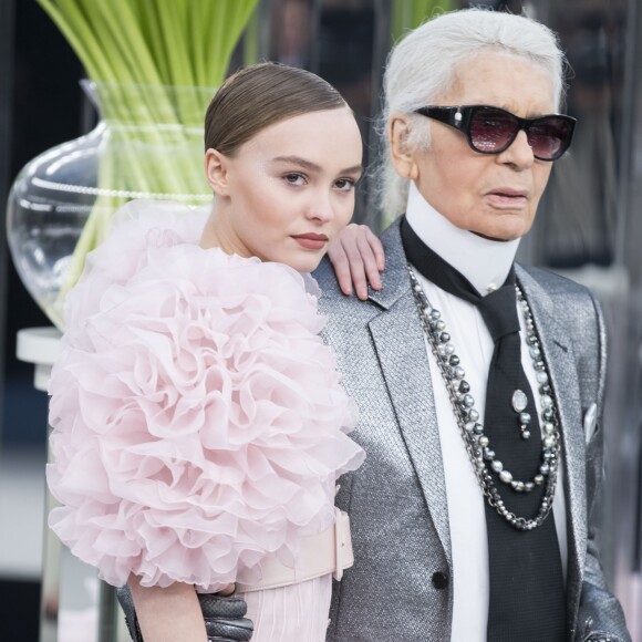 Lily-Rose Depp et Karl Lagerfeld au 2ème défilé de mode Haute-Couture printemps-été 2017 "Chanel" au Grand Palais à Paris le 24 janvier 2017. © Olivier Borde / Bestimage