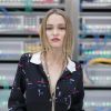 Lily-Rose Depp - People au défilé de mode "Chanel", collection prêt-à-porter Printemps-Eté 2017 au Grand Palais à Paris, le 4 octobre 2016. © Olivier Borde / Bestimage P