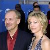 Peter Frampton et sa troisième épouse Tina Elfers en février 2001 lors des 43e Grammy Awards à Los Angeles.