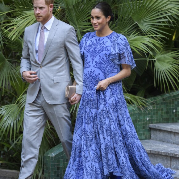 Le prince Harry et Meghan Markle, duchesse de Sussex, enceinte et en robe Carolina Herrera, ont été reçus par le roi Mohammed VI du Maroc et sa famille à la résidence royale à Salé le 25 février 2019 pour une cérémonie du thé et une audience privée, dernier engagement de leurs visite officielle au Maroc.