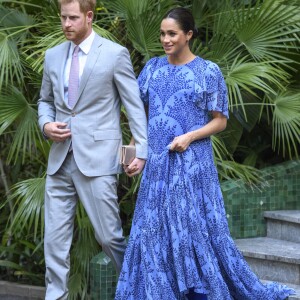 Le prince Harry et Meghan Markle, duchesse de Sussex, enceinte et en robe Carolina Herrera, ont été reçus par le roi Mohammed VI du Maroc et sa famille à la résidence royale à Salé le 25 février 2019 pour une cérémonie du thé et une audience privée, dernier engagement de leurs visite officielle au Maroc.