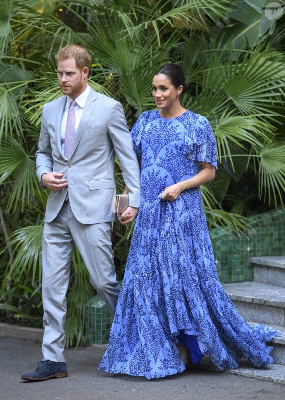 Le prince Harry et Meghan Markle, duchesse de Sussex, enceinte et en robe Carolina Herrera, ont été reçus par le roi Mohammed VI du Maroc et sa famille à la résidence royale à Salé le 25 février 2019 pour une cérémonie du thé et une audience privée, dernier engagement de leurs visite officielle au Maroc.