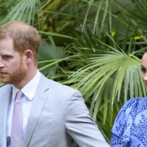 Le prince Harry et Meghan Markle, duchesse de Sussex, enceinte et en robe Carolina Herrera, ont été reçus par le roi Mohammed VI du Maroc et sa famille à la résidence royale à Salé le 25 février 2019 pour une cérémonie du thé et une audience privée, dernier engagement de leurs visite officielle au Maroc.