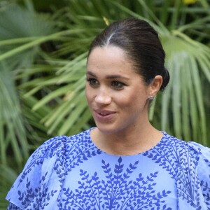 Le prince Harry et Meghan Markle, duchesse de Sussex, enceinte et en robe Carolina Herrera, ont été reçus par le roi Mohammed VI du Maroc et sa famille à la résidence royale à Salé le 25 février 2019 pour une cérémonie du thé et une audience privée, dernier engagement de leurs visite officielle au Maroc.