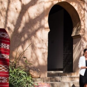 Le prince Harry, duc de Sussex, et Meghan Markle (enceinte), duchesse de Sussex, en visite aux Jardins andalous à Rabat lors de leur voyage officiel au Maroc, le 25 février 2019.