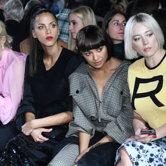 Noémie Lenoir, Kat Graham et Caroline Vreeland - Défilé de mode Prêt-à-Porter automne-hiver 2019/2020 "Rochas" à Paris. Le 27 février 2019.