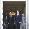 Le roi Felipe VI et la reine Letizia d'Espagne ont accueilli à déjeuner au palais de la Zarzuela le président péruvien Martin Alberto Vizcarra Cornejo et sa femme Maribel Diaz à Madrid le 27 février 2019.
