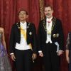 Le roi Felipe VI et la reine Letizia d'Espagne, laquelle portait pour l'occasion la robe Feipe Varela qu'on l'avait vue arborer en 2011 à la veille du mariage du prince William et de Kate Middleton, présidaient le 27 février 2019 au palais royal à Madrid à un dîner de gala en l'honneur de la visite du président du Pérou, Martin Alberto Vizcarra Cornejo.