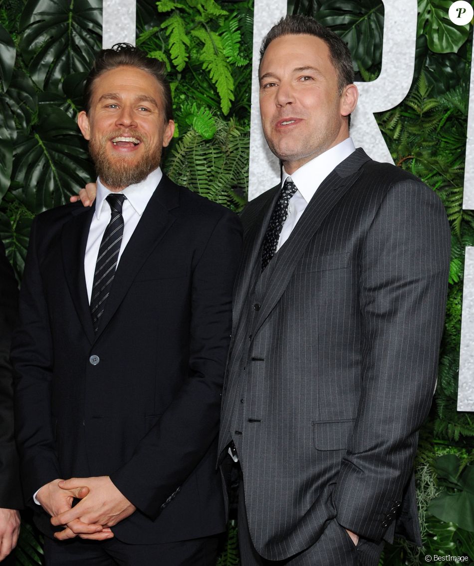 Charlie Hunnam Et Ben Affleck à La Première De Triple Frontier (Triple ...