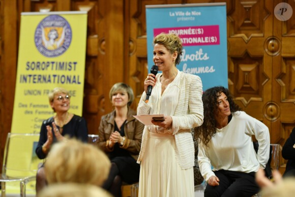 Laura Tenoudji, journaliste et chroniqueuse TV, anime un débat à Nice dans le cadre de la Journée Internationale des Droits des Femmes au Centre Universitaire Méditerranéen le 8 mars 2019. © Bruno Bebert / Bestimage