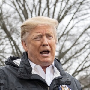 Donald Trump, Melania et Barron Trump quittent la Maison Blanche pour se rendre en Alabama, le 8 mars 2019.